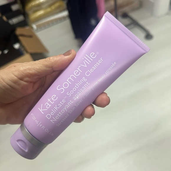 Kate Somerville Delicate Soothing Cleanser. - Picture 5 of 8